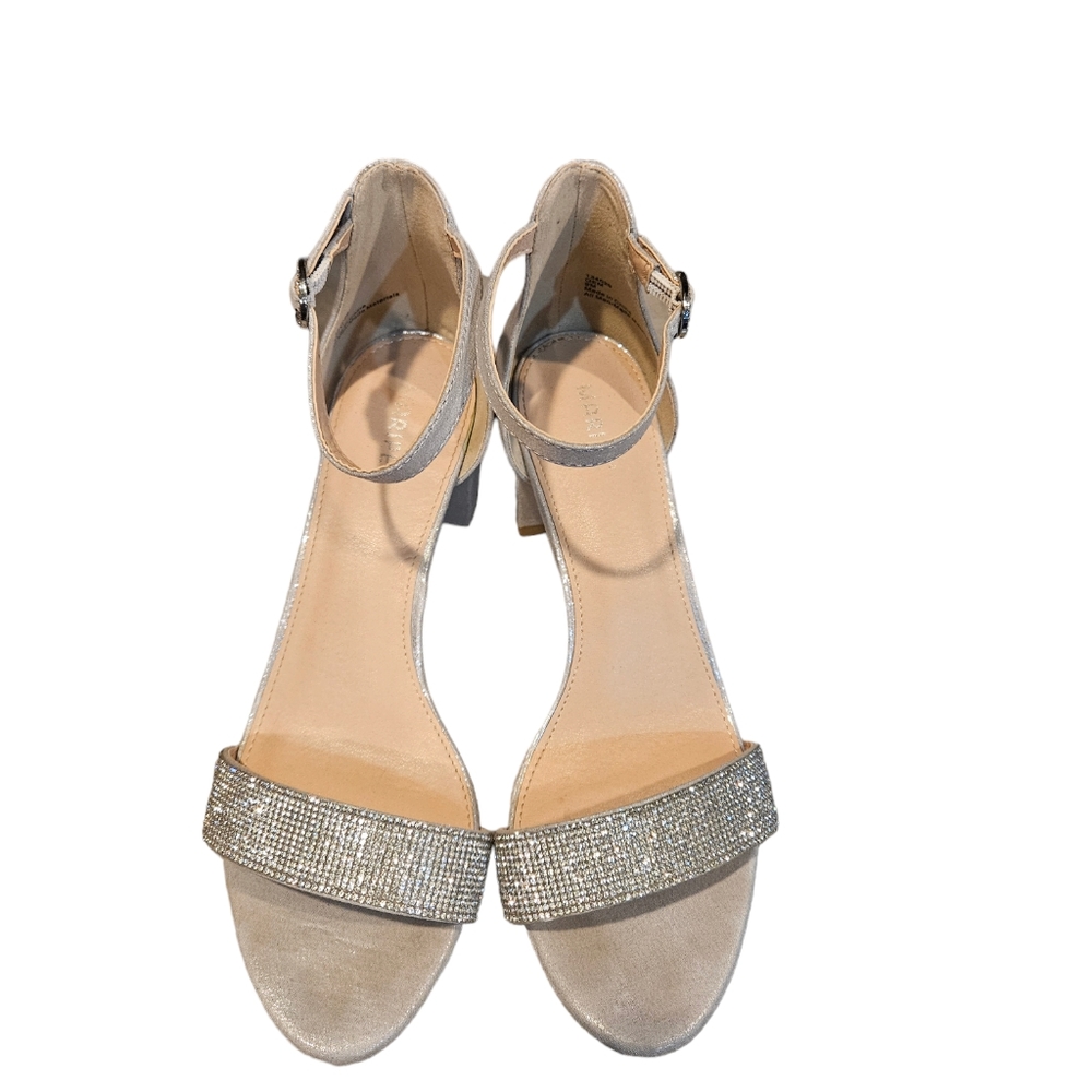 Maripe Silver Sparkley‎ Pumps. - Picture 4 of 8